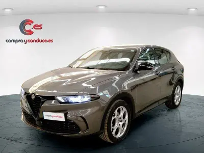 Usado Alfa Romeo Tonale Sprint 130 CV (95 kW) 2022 Gris / plata SUV
