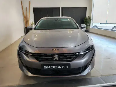 Usado Peugeot 508 Active 130 CV (95 kW) 2021 Gris / plata Berlina