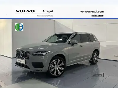 Käytetty Volvo XC90 Core 250 HP (183 kW) 2024 Harmaa Katumaasturi
