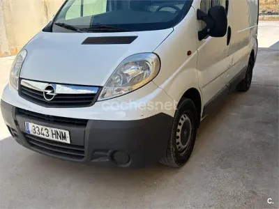 Usado Opel Vivaro 114 CV (83 kW) 2013 Blanco Monovolumen