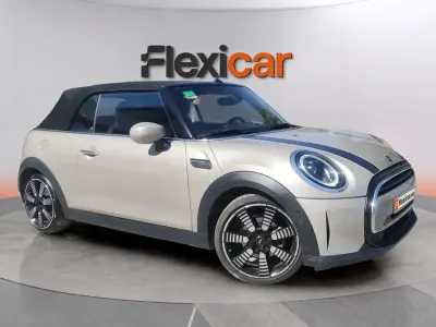 Usado Mini Cooper Cabriolet 136 CV (100 kW) 2023 Gris Descapotable