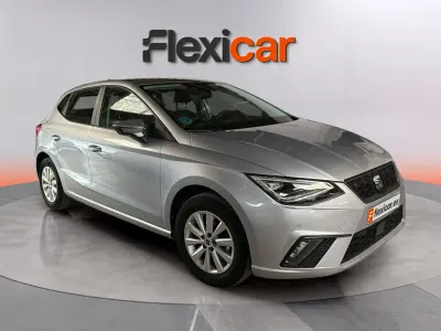 Używany Seat Ibiza Reference 80 KM (58 kW) 2023 Szary Hatchback