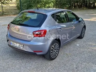 Usado Seat Ibiza CONNECT 110 CV (80 kW) 2015 Gris / plata Berlina