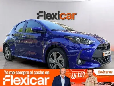 Usado Toyota Yaris Hybrid Active 116 CV (85 kW) 2025 Azul Berlina