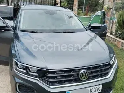 Usado VW T-Roc Advance 150 CV (110 kW) 2018 Gris / plata SUV