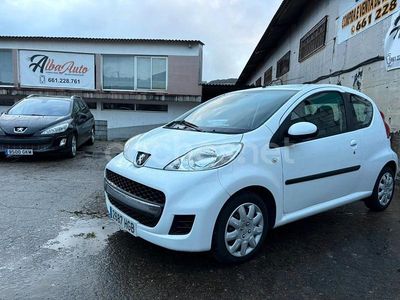 Usado Peugeot 107 68 CV (50 kW) 2011 Blanco Utilitario