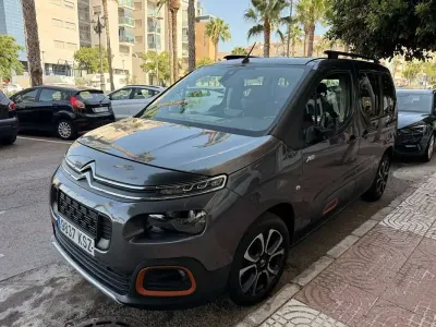 Usado Citroën Berlingo Shine 131 CV (96 kW) 2019 Gris Monovolumen