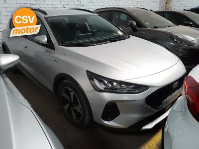 Usado Ford Focus Active 125 CV (91 kW) 2024 Gris Utilitario