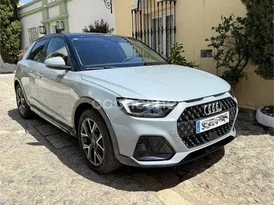 Usado Audi A1 Premium 110 CV (80 kW) 2023 Gris / plata SUV