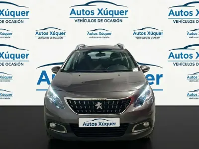 Usado Peugeot 2008 Signature Sky 99 CV (72 kW) 2019 Gris SUV