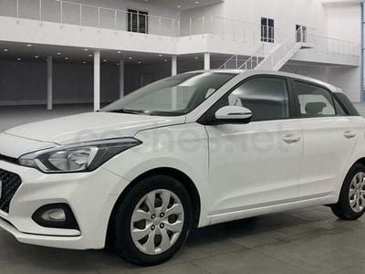 Usado Hyundai i20 100 CV (73 kW) 2020 Blanco Utilitario