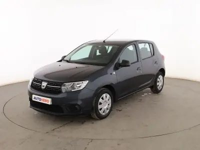 Usado Dacia Sandero Essentiel 73 CV (53 kW) 2019 Gris Berlina