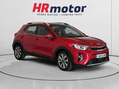 Usado Kia Stonic 101 CV (74 kW) 2022 Rojo SUV