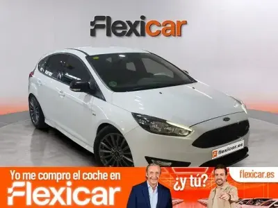 Usado Ford Focus ST-Line 125 CV (91 kW) 2018 Blanco Berlina