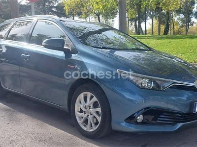 Toyota Auris Hybrid
