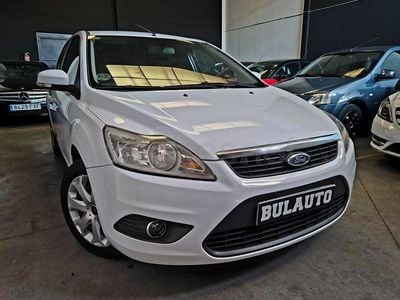 Usado Ford Focus Trend 109 CV (80 kW) 2010 Blanco Berlina