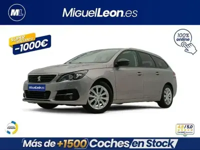Usado Peugeot 308 Style 102 CV (75 kW) 2020 Gris / plata Familiar