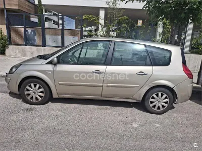 Usado Renault Grand Scénic II Privilege 150 CV (110 kW) 2007 Beige Monovolumen