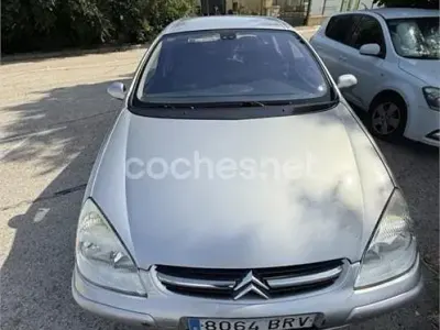 Usado Citroën C5 110 CV (80 kW) 2002 Gris / plata Berlina