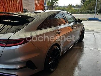 Gris / plata Usado 2022 Kia ProCeed Familiar | 29.700 € (Caro)