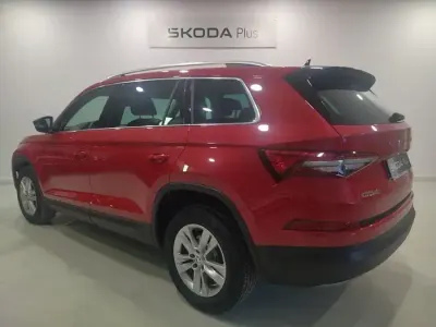 Usado Skoda Kodiaq Ambition 150 CV (110 kW) 2022 Rojo SUV
