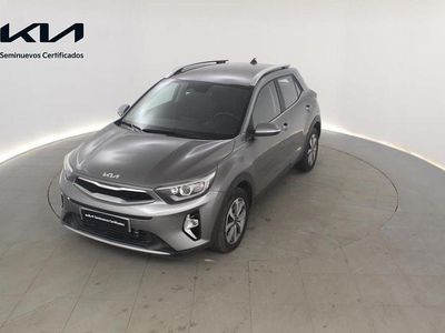 Usado Kia Stonic 100 CV (73 kW) 2025 Gris SUV
