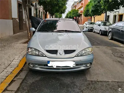 Usado Renault Mégane Coupé Sportway 105 CV (77 kW) 2001 Gris / plata Coupe