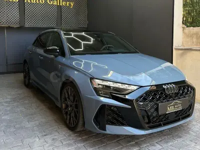 Usado Audi RS3 Sport 400 CV (294 kW) 2025 Azul Berlina