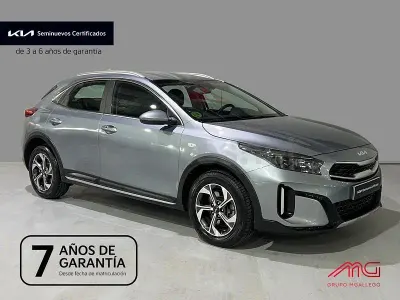 Usado Kia XCeed 140 CV (102 kW) 2025 Gris / plata SUV