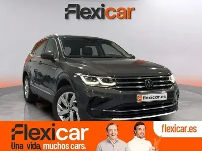 Używany VW Tiguan Life 245 KM (180 kW) 2021 Czarny SUV