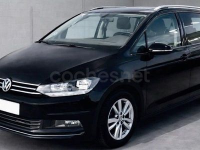 Usado VW Touran Advance 150 CV (110 kW) 2022 Negro Monovolumen