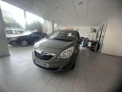 Usado Opel Meriva Excellence 101 CV (74 kW) 2011 Beige Monovolumen