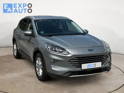 Usado Ford Kuga Titanium 150 CV (110 kW) 2020 Gris / plata SUV