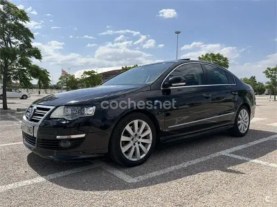 Usado VW Passat Highline 140 CV (102 kW) 2009 Negro Berlina