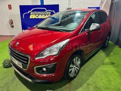 Usado Peugeot 3008 Style 120 CV (88 kW) 2015 Granate Familiar