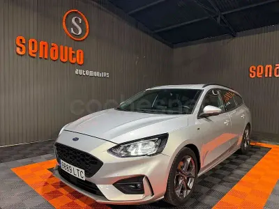 Usado Ford Focus ST-Line 120 CV (88 kW) 2021 Gris / plata Familiar