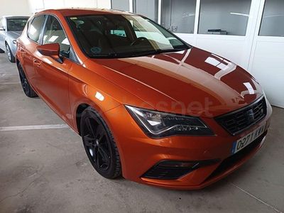 Usado Seat Leon FR 150 HP (110 kW) 2019 Laranja Sedan
