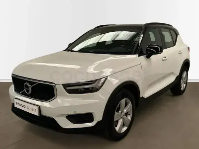 Usado Volvo XC40 Momentum 163 CV (119 kW) 2021 Blanco SUV