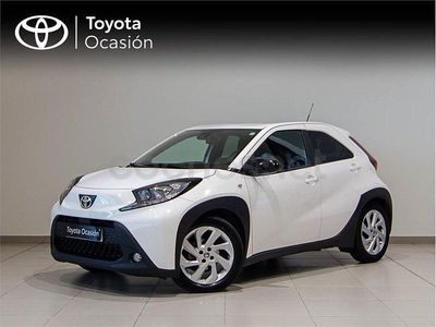Usado Toyota Aygo X Play 72 CV (52 kW) 2024 Blanco SUV