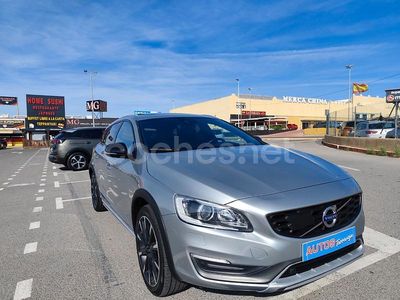 Usado Volvo V60 CC Summum 190 CV (139 kW) 2016 Gris / plata Familiar