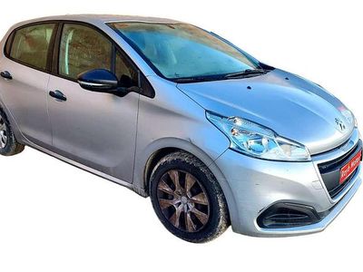 Usado Peugeot 208 Allure 99 CV (72 kW) 2016 Plateado Utilitario