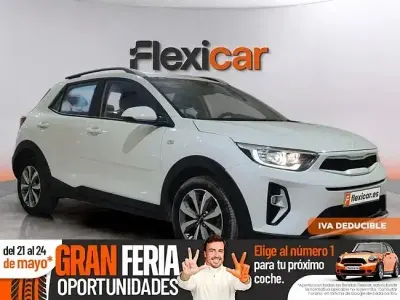 Usado Kia Stonic 84 CV (61 kW) 2022 Blanco SUV