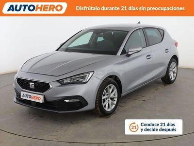 Usado Seat Leon Style 131 CV (96 kW) 2021 Gris / plata Berlina