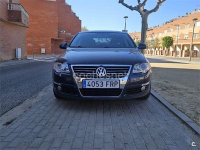 Usado VW Passat Highline 140 CV (102 kW) 2007 Negro Berlina