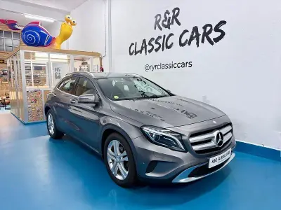 Usado Mercedes GLA220 Urban 170 CV (125 kW) 2015 Gris / plata SUV