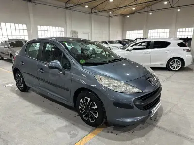 Usado Peugeot 207 95 CV (69 kW) 2007 Azul Berlina
