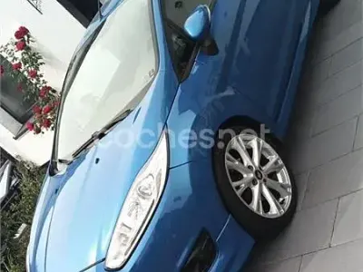 Usado Ford Fiesta Sport 125 CV (91 kW) 2014 Azul Utilitario