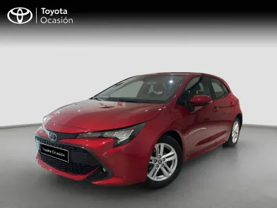 Begagnad Toyota Corolla Active 122 HK (89 kW) 2022 Röd Sedan