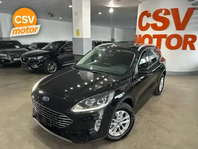 Usado Ford Kuga Titanium 226 CV (166 kW) 2021 Negro SUV