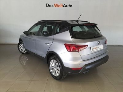 Usado Seat Arona Style 115 CV (84 kW) 2024 Gris plata SUV